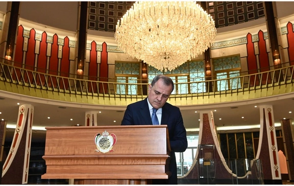 Ceyhun Bayramov Küveytdə Əl-Salam Saray Muzeyini ziyarət edib