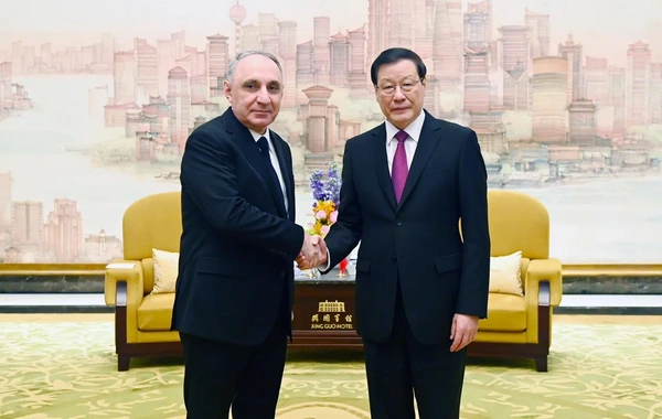 Kamran Əliyev Çinə rəsmi səfərə gedib