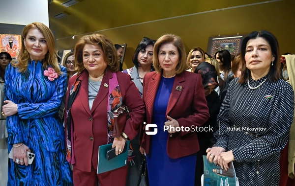 Bakıda "Qərbi azərbaycanlıların milli geyim irsi" albom-kitabın təqdimatı keçirilib