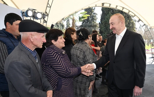 İlham Əliyev Xocavənd şəhər və Xocavənd kənd sakinləri ilə görüşüb