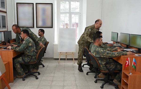 Qarsda Türkiyə və Azərbaycan hərbçilərinin birgə təlimi keçirilib