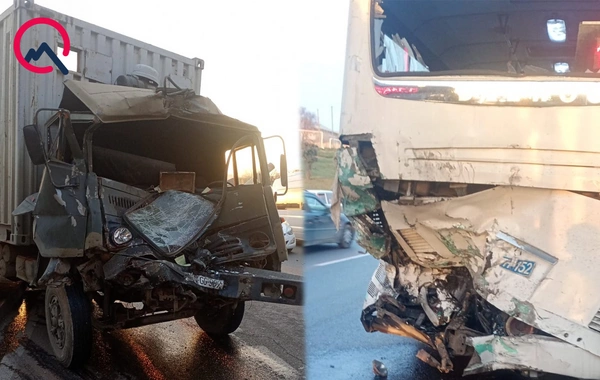 Sürücü sükanda yuxuladı - KamAZ marşrut avtobusuna çırpıldı