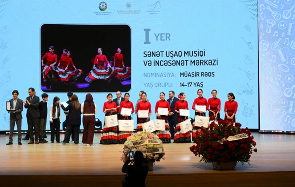 Leyla Əliyeva və Alyona Əliyeva  mükafatlandırma mərasimində iştirak ediblər