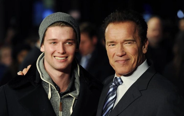 Сын Арнольда Шварценеггера опубликовал семейное фото с дня рождения матери