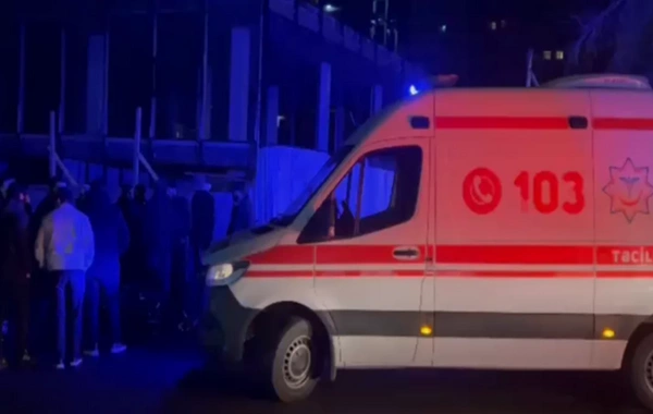 Bakıda qadına 12 bıçaq zərbəsi vuruldu - 17 yaşlı oğlu saxlanıldı