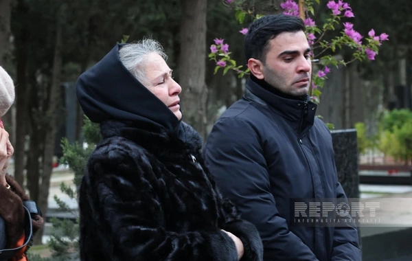 AZAL təyyarəsinin qəzaya uğramasının ildönümü ilə bağlı İkinci Fəxri xiyabanda məzarlar ziyarət edilib