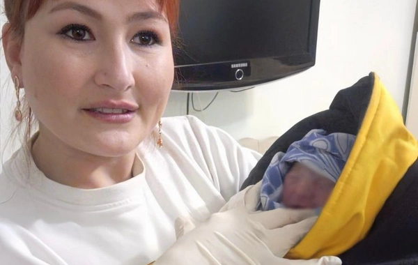 Bakıda bayram günü əkizlər doğuldu - Biri evdə, biri xəstəxanada