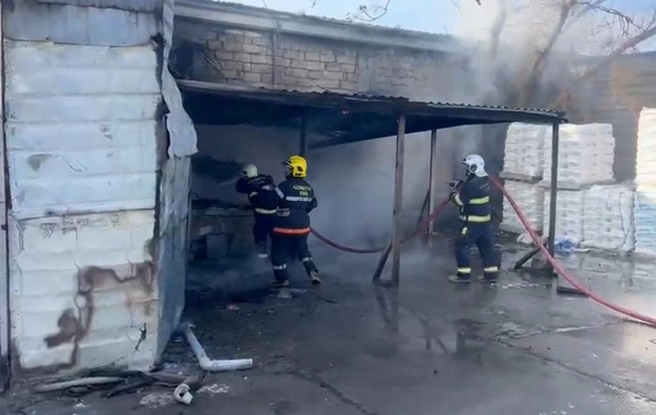 Dərnəgüldə yanan obyektin yaxınlığındakı mağazalar təxliyə edilir