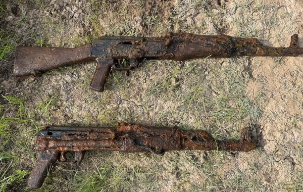 Saatlıda su kanalından 2 avtomat tapılıb