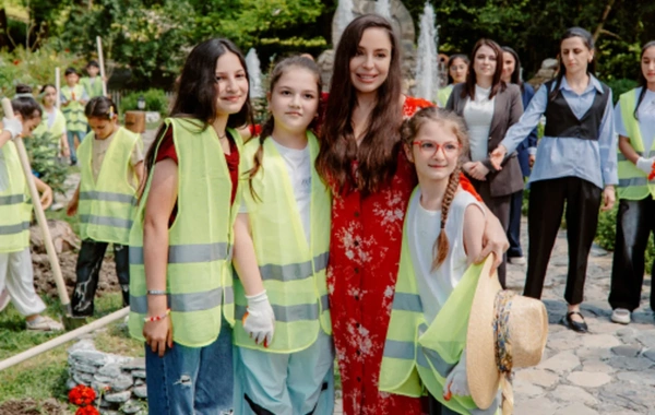 Leyla Əliyeva Qəbələdə fərdi sərginin açılışında və ağacəkmə aksiyasında iştirak edib