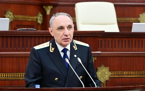 Baş prokurorun qəbuluna düşmək istəyənlərin NƏZƏRİNƏ