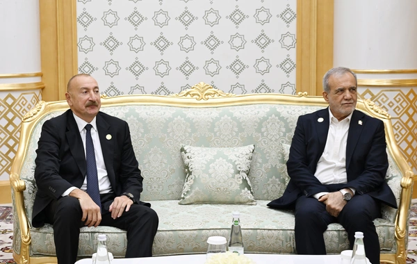 İlham Əliyevin İran Prezidenti ilə görüşü keçirilib