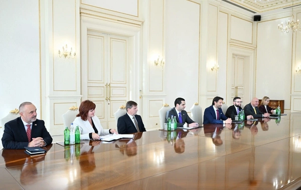 Slovakiyanın müdafiə naziri Bakıda hərbi paradı izləyəcək