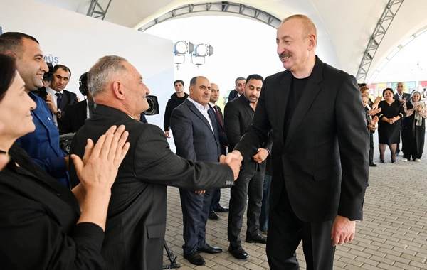 Zəngilanın Məmmədbəyli və Ağalı kəndlərinin sakinlərinə mənzillərin açarları təqdim edilib Zəngilanın Məmmədbəyli və Ağalı kəndlərinin sakinlərinə mənzillərin açarları təqdim edilib