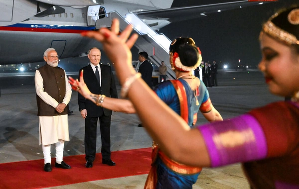 Putin və Modinin təkbətək görüşü iki saat yarımdan çox davam edib