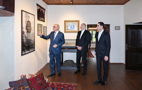 İlham Əliyev və Sərdar Berdiməhəmmədov Şuşada Bülbülün ev-muzeyində olublar