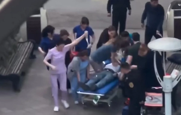 Bakıda ürəyi dayanan kişini xəstəxana həyətində həyata qaytardılar - ANBAAN VİDEO