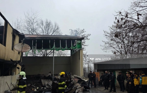 Tovuzda iki mərtəbəli ev yanıb