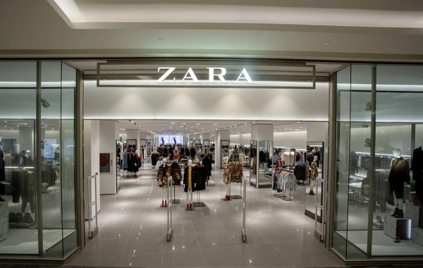 "Zara"da müştərinin əl çantası OĞURLANDI