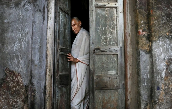 Hindistanda xidmətçilər ev sahibini beş il zirzəmidə ac saxlayıblar