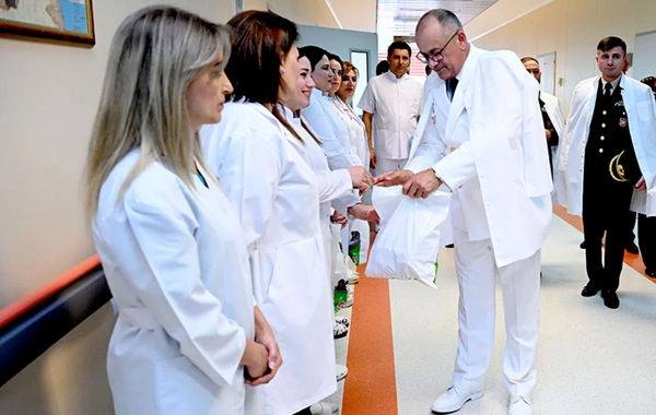 Zakir Həsənov Baş Klinik Hospitalı ziyarət edib