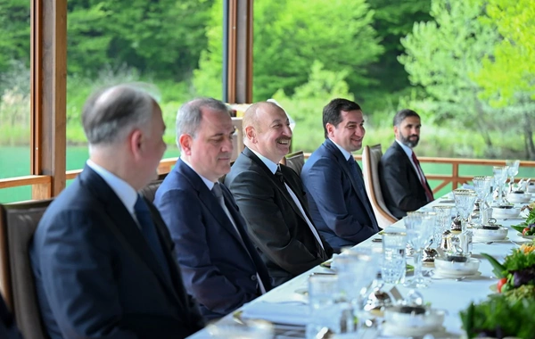 An official lunch was given in Gabala on behalf of the President of Azerbaijan in honor of the Prime Minister of the Czech Republic