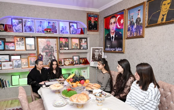 Leyla Əliyeva Vətən Müharibəsi Qəhrəmanı Şahin Allahyarovun ailəsini ziyarət edib