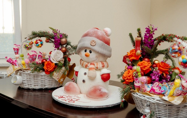 Leyla Əliyeva, Arzu Əliyeva və Alyona Əliyeva "Təmiz Dünya" sığınacağındakı uşaqların bayram sevincinə şərik olublar