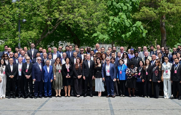 İlham Əliyev IV Şuşa Qlobal Media Forumunun açılış mərasimindən sonra tədbir iştirakçıları ilə görüşüb