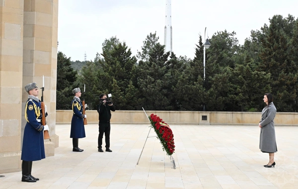 Prime Minister of Lithuania visited the Alley of Martyrs in Baku