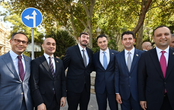 Prezident İlham Əliyev Bakıda Aşıq Ələsgərin abidəsinin açılışında iştirak edib