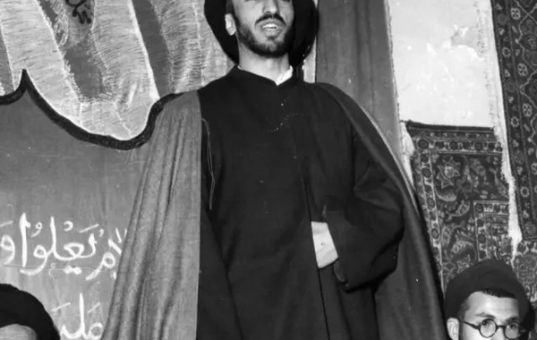 Xameneinin əvvəllər yayımlanmayan fotoları üzə çıxdı