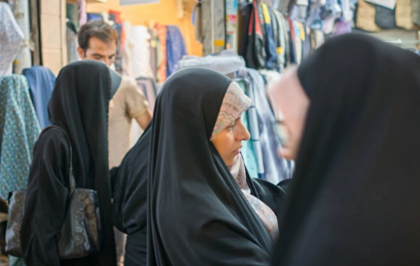 Artıq İranda hicab taxmaq məcburi deyil