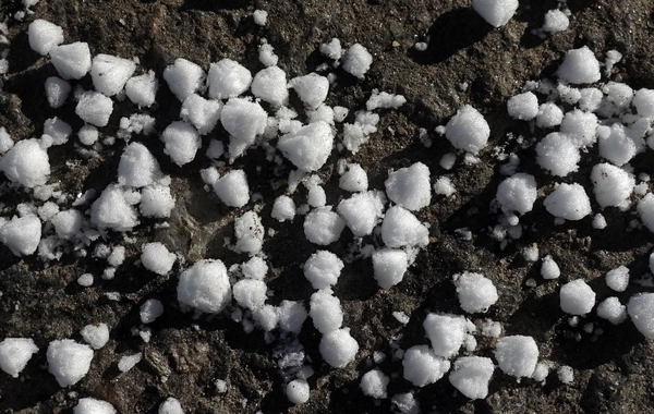 Разрушительный град обрушился на Гахский район