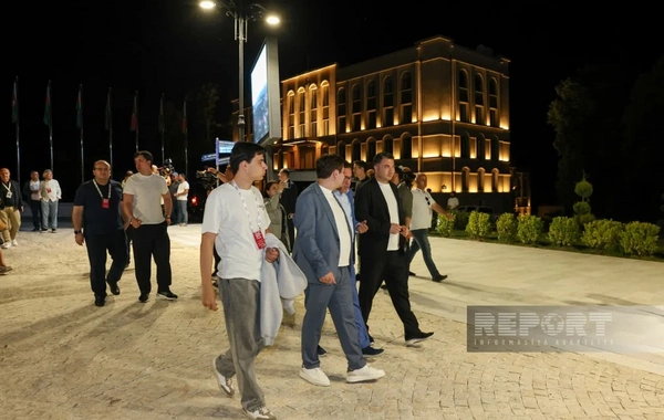 IV Şuşa Qlobal Media Forumunun iştirakçıları Qarabağ küçəsi ilə tanış olublar