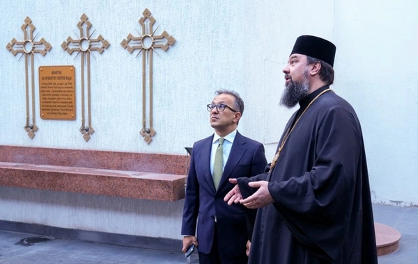 Dövlət komitəsinin sədri Bakı şəhəri Ali Mələk Mikayıl kilsəsini ziyarət edib