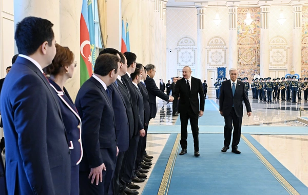 В Астане состоялась церемония официальной встречи Президента Азербайджана Ильхама Алиева