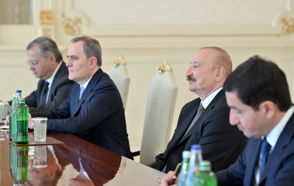 Prezident İlham Əliyev ABŞ Senatının Xarici Əlaqələr Komitəsinin üzvünü qəbul edib
