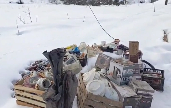 Lerikdə güclü qar evin dam örtüyünü uçurub