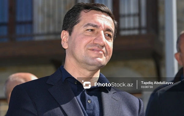Hikmət Hacıyev Özbəkistandakı Nizami Gəncəvi adına universitetdən paylaşım etdi