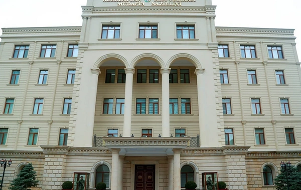 Baş nazirdən Müdafiə Nazirliyinin mülki işçilərinin əməkhaqqıları ilə bağlı QƏRAR