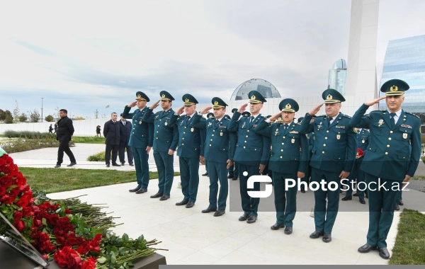 Azərbaycan xalqı Zəfər parkını ziyarət edir