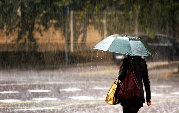 Bəzi ərazilərə yağış yağır - FAKTİKİ HAVA