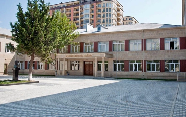 Məktəbdə "qiymət cədvəli": 2 min manata davamiyyət, 30 manata attestat