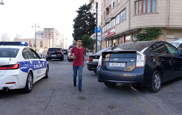 DİN səkilərdə avtomobillərini park edən sürücülərə müraciət ünvanlayıb