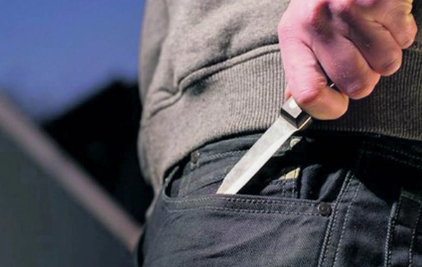 Quba sakini küçədə tanışını bıçaqladı