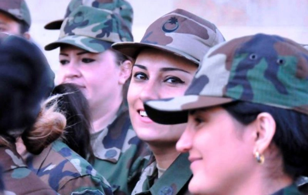 Qadın hərbçilərlə bağlanan ilkin bağlaşma müddəti 3 ildən 6 ayadək azaldılır