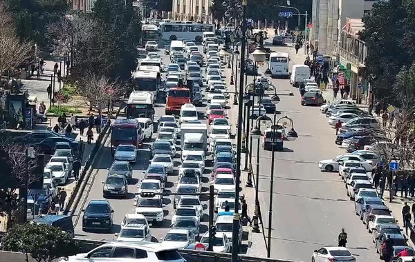 Транспортный коллапс в Баку: названа причина