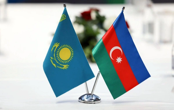 Qazaxıstanda Zakir Həsənova medal təqdim edilib Qazaxıstanda Zakir Həsənova medal təqdim edilib