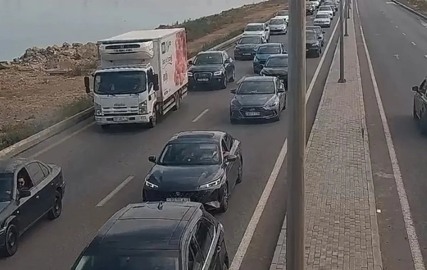Bakıda 3 istiqamətdə tıxac müşahidə olunur